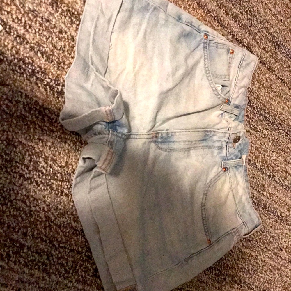 High Waisted Jean Shorts, Light Wash.